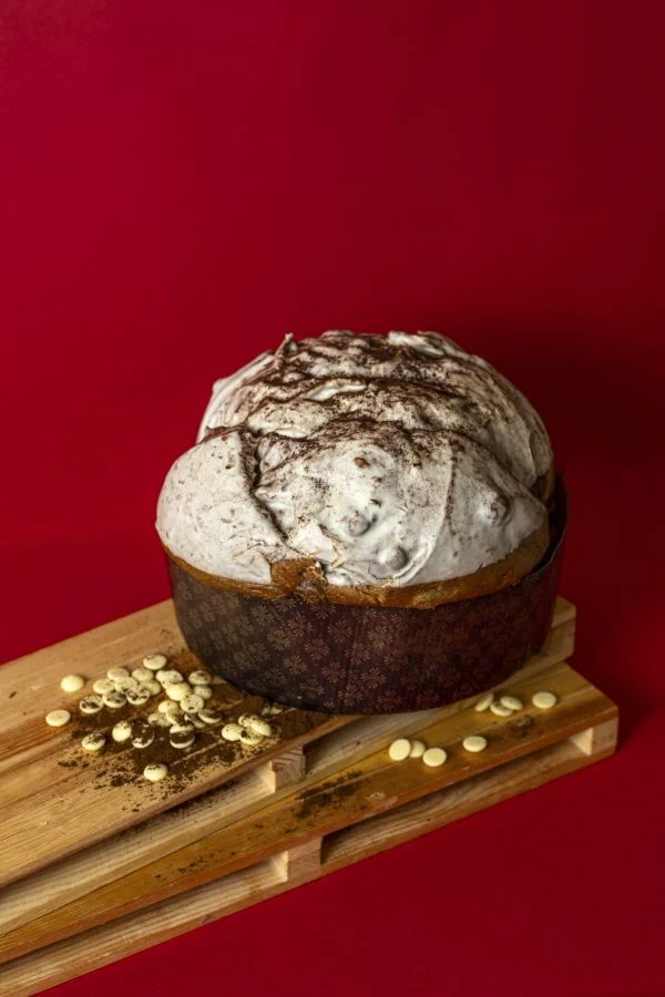 Panettone Cappuccino con copertura di cioccolato bianco e cacao